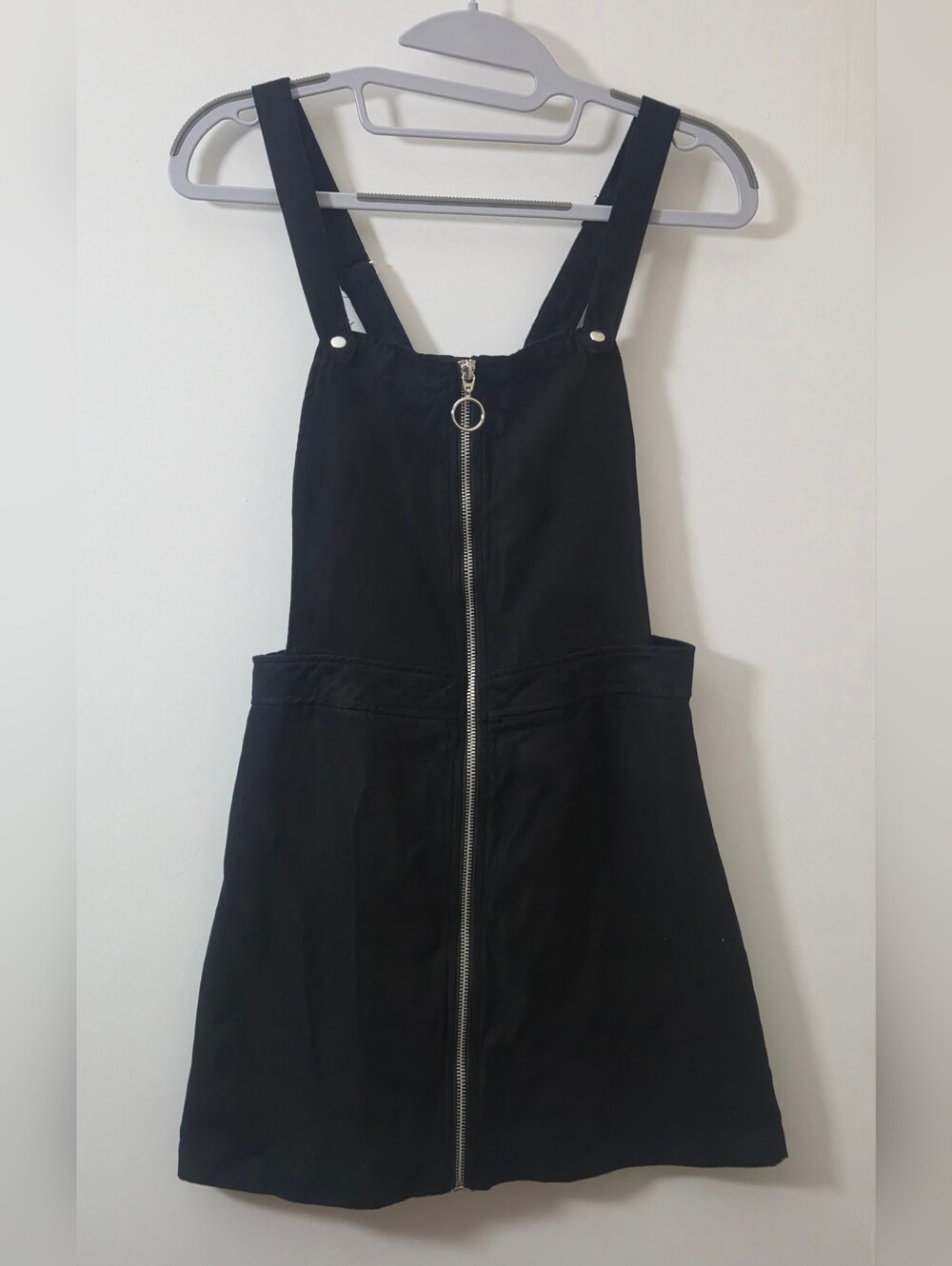 Divided Black Zip-Front Pinafore Dress with Ring Pull